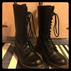 14 eye Dr Marten’s 1914 Smooth Original